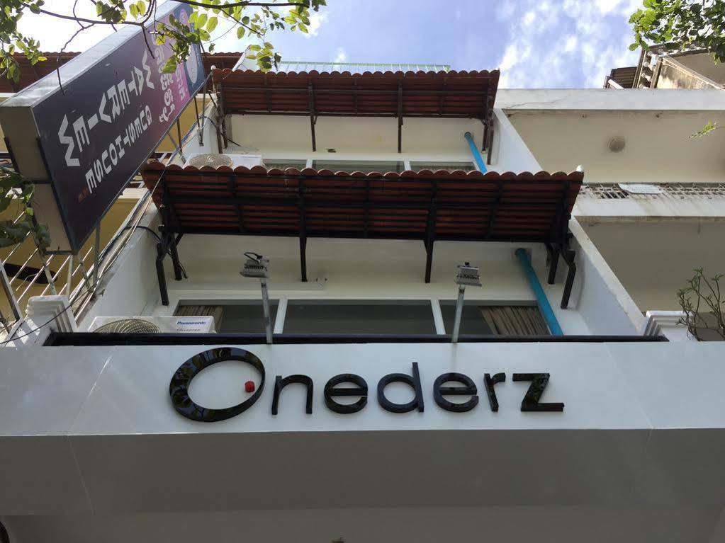 One Stop Hostel Πνομ Πενχ Εξωτερικό φωτογραφία